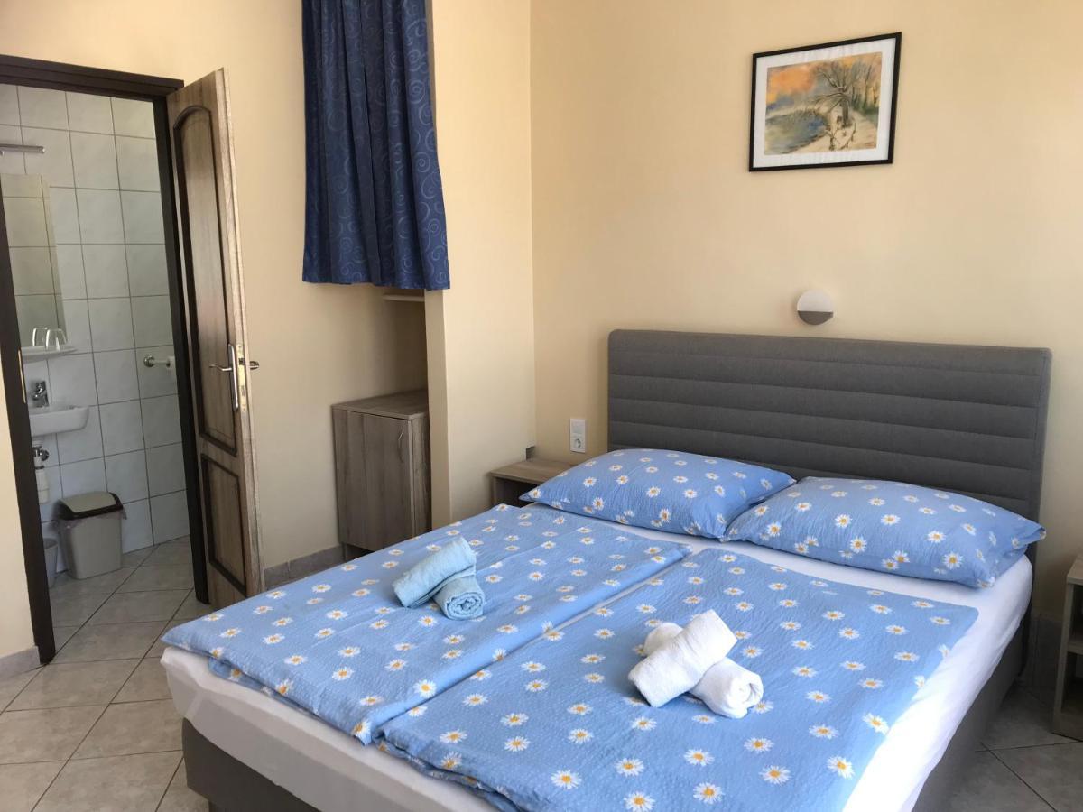 Farkas Vendeghaz Hotel Sopron Ngoại thất bức ảnh