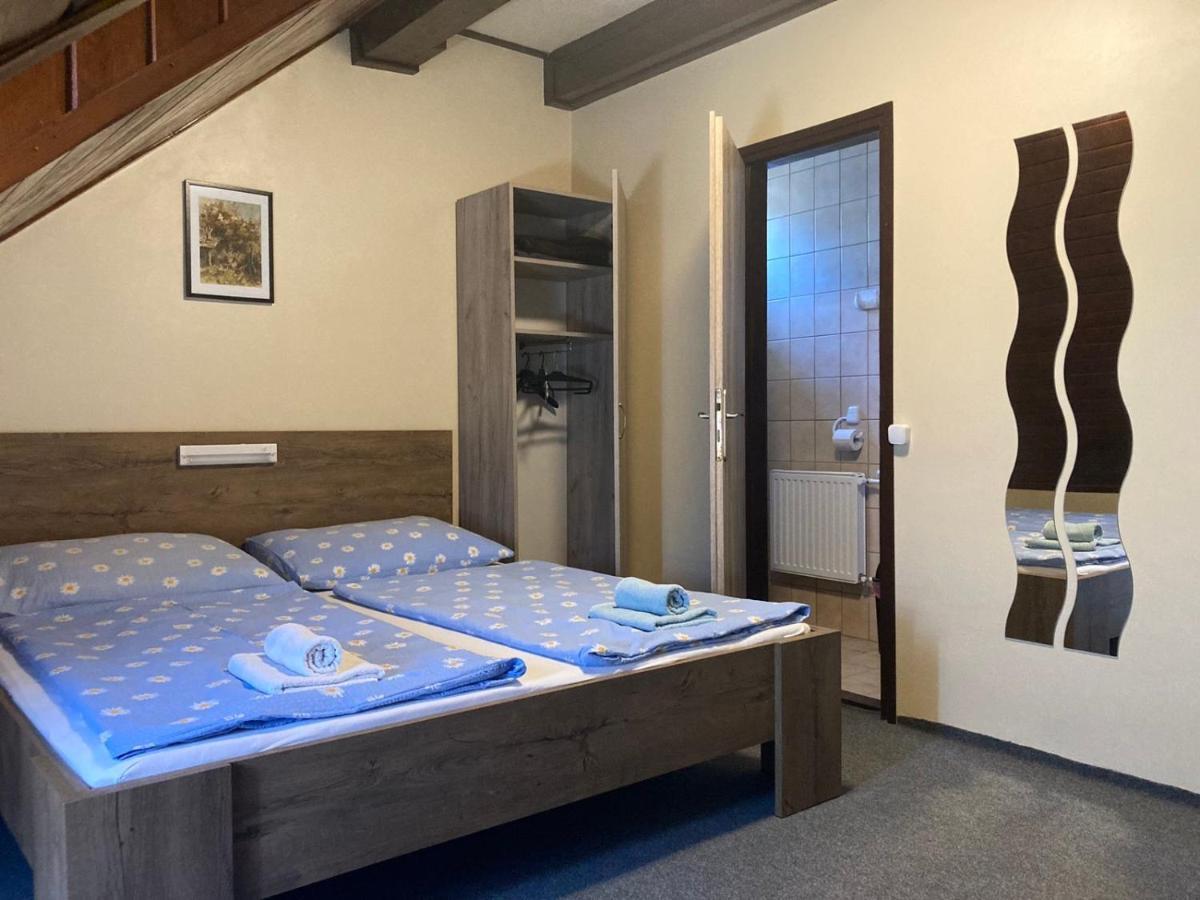 Farkas Vendeghaz Hotel Sopron Ngoại thất bức ảnh