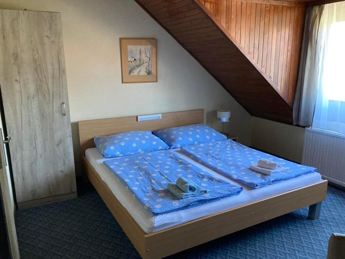Farkas Vendeghaz Hotel Sopron Ngoại thất bức ảnh
