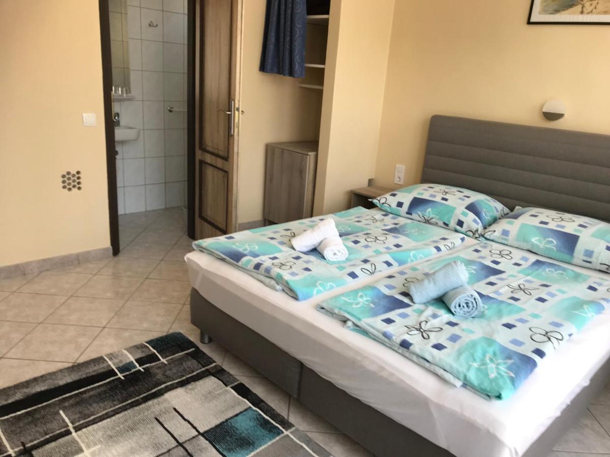 Farkas Vendeghaz Hotel Sopron Ngoại thất bức ảnh