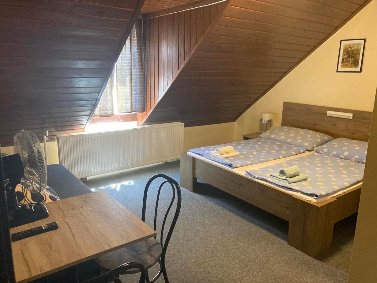 Farkas Vendeghaz Hotel Sopron Ngoại thất bức ảnh